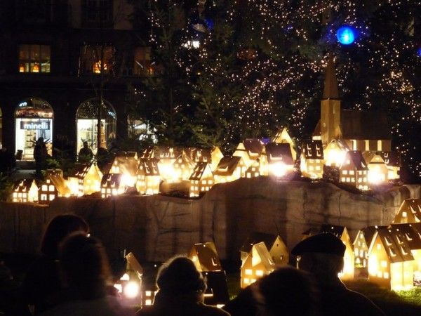 Marché de Noël Strasbourg - au pied du grand sapin